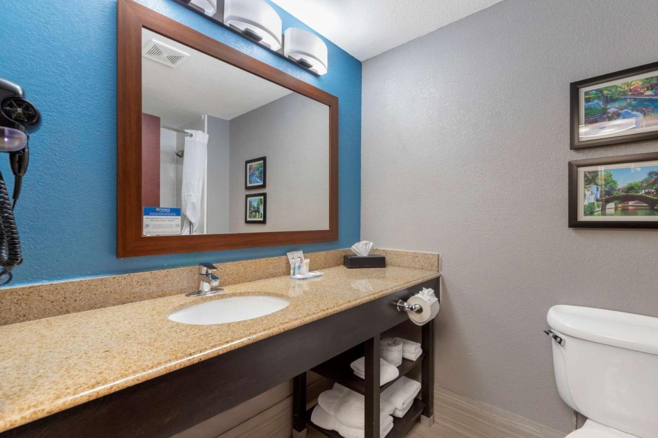 Comfort Inn & Suites Near Medical Center San Antonio Buitenkant foto
